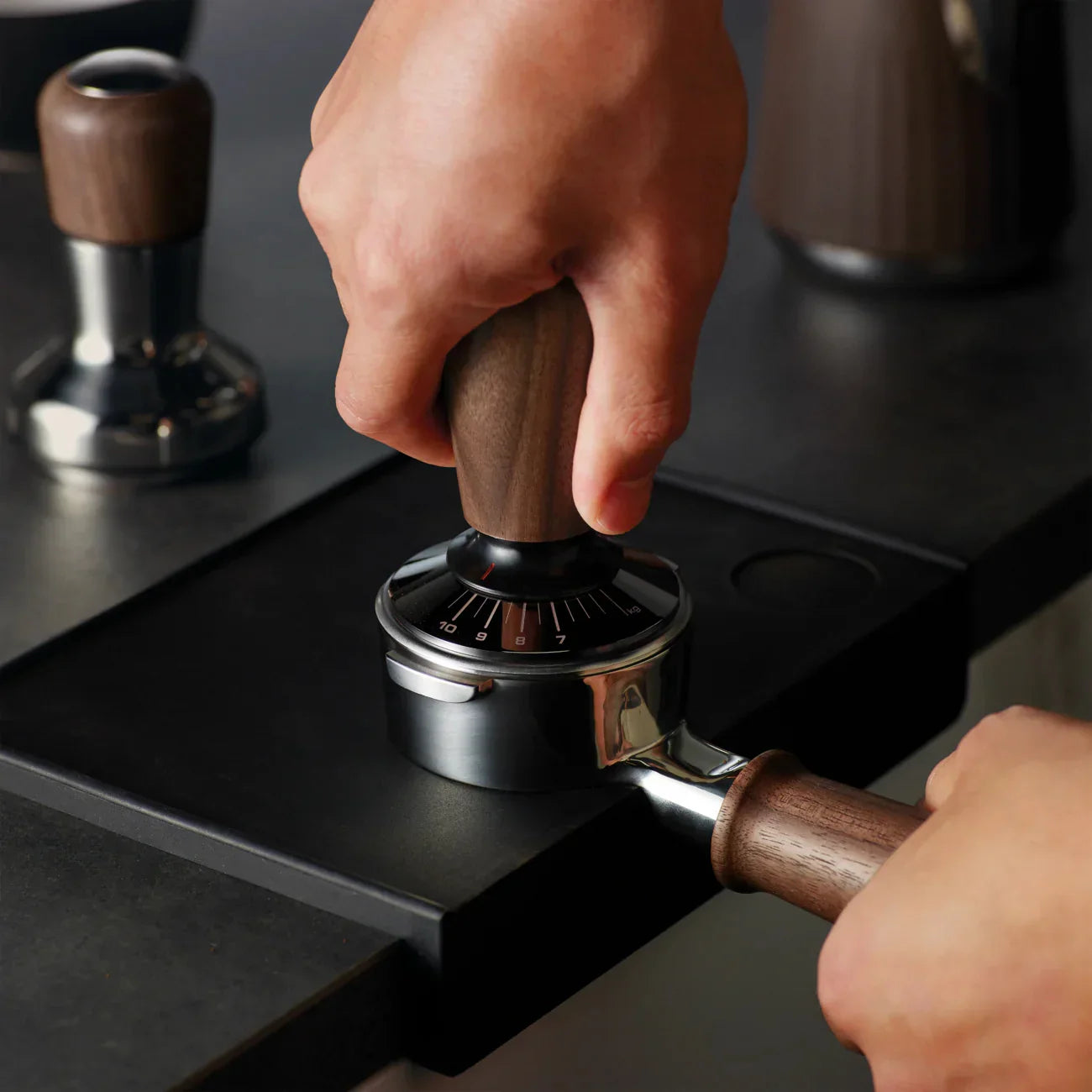 Breville The Force Gauge Tamper 54mm Walnut Handle - BEA202WLW