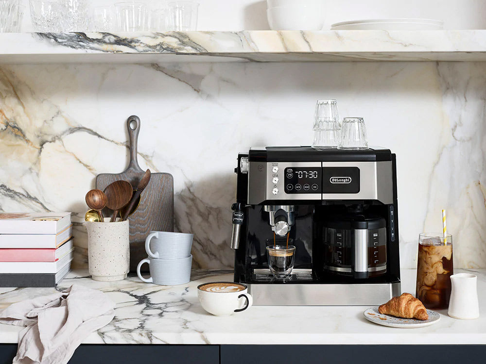 DeLonghi - Combination Pump Espresso & Drip Coffee Maker - COM532M