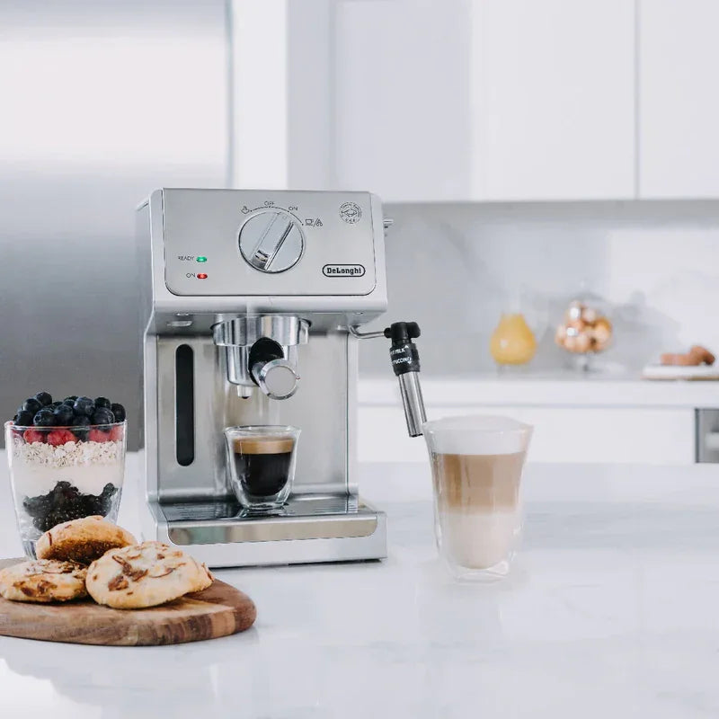 DeLonghi - Manual Espresso & Cappuccino Machine - ECP3630