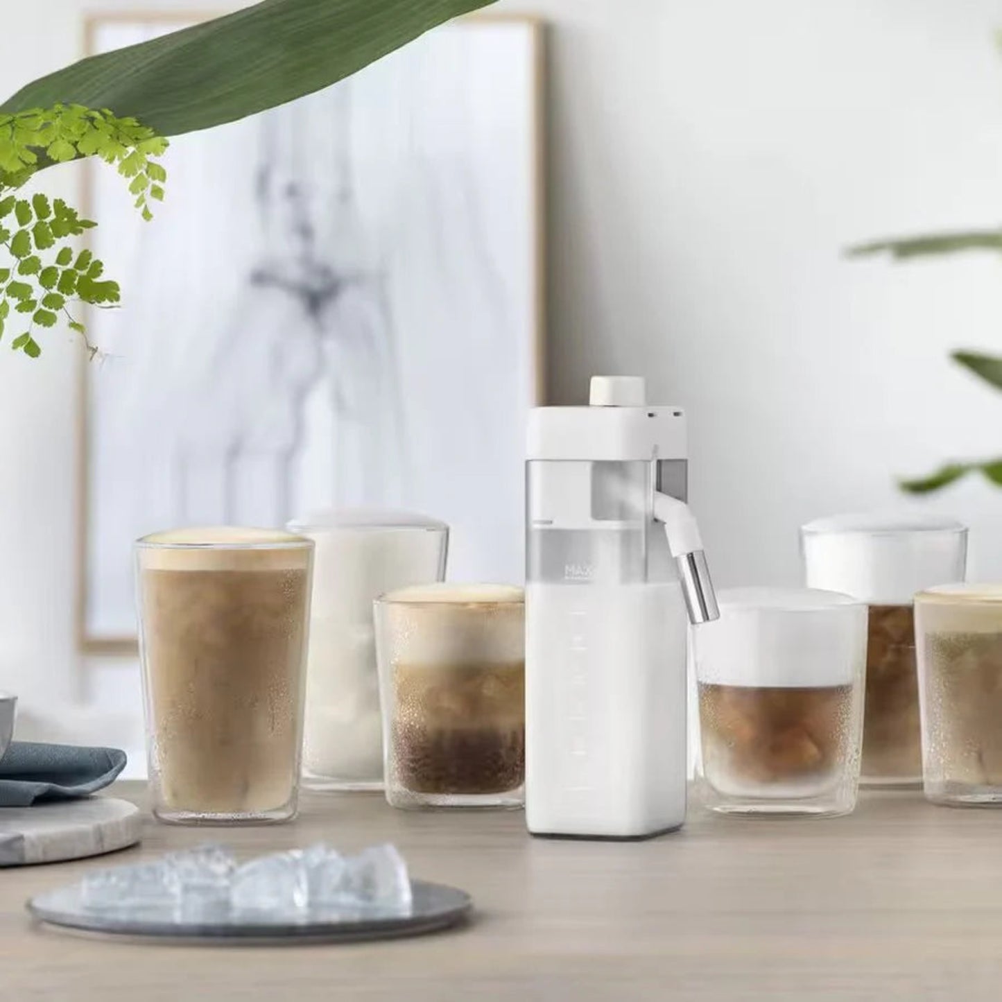 Delonghi Rivelia LatteCrema Cool Upgrade Set, includes Cool Carafe, 2 lg + 2 med Glasses, DLSC032 -- AS00006309