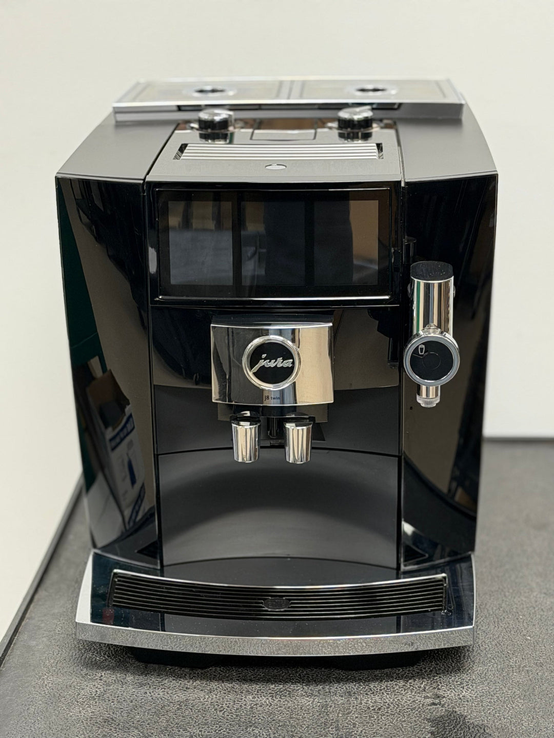 Jura - J8 Twin Diamond Black Superautomatic Espresso Machine - 15658  - DEMO MODEL - INSTORE PURCHASE ONLY - FINAL SALE