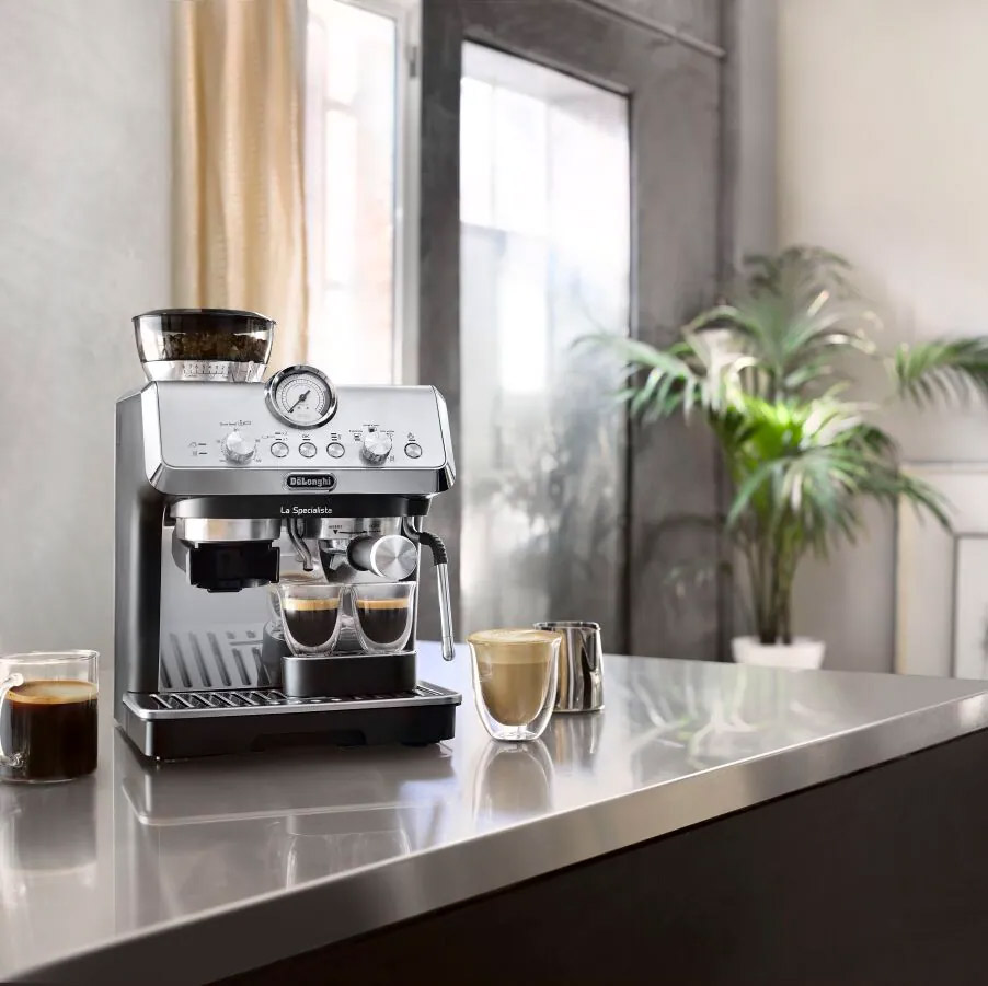 DeLonghi - La Specialista Arte Espresso Machine with Built-in Grinder - EC9155MB